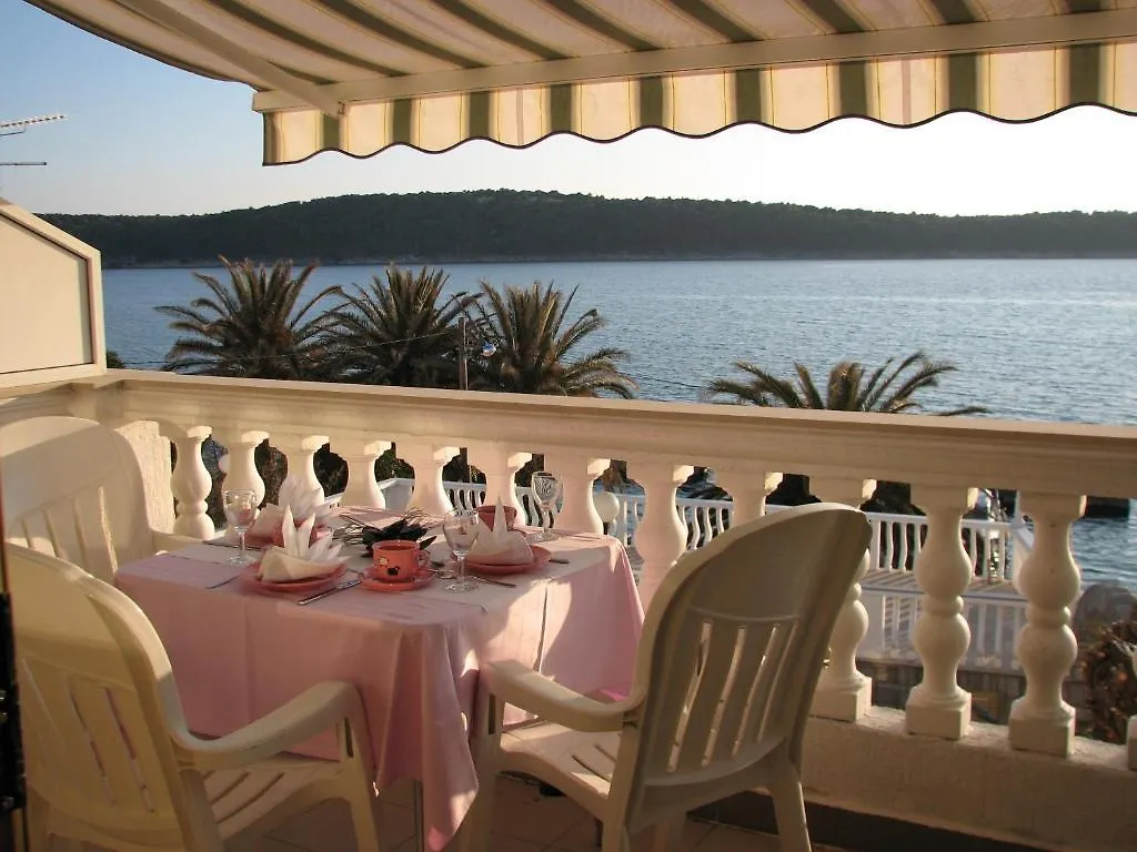 Apartments And Rooms Vinko Barbat na Rabu 3*,